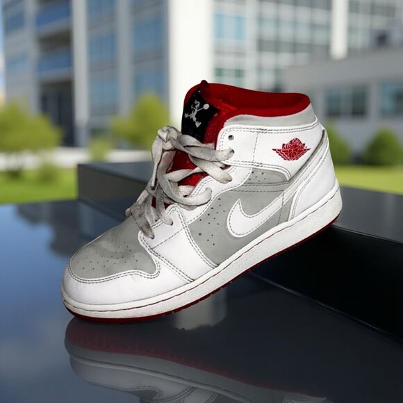 2014 Nike Air Jordan 1 Retro Hare Red/Gray/White Sneaker Size 5 Youth - Picture 1 of 10